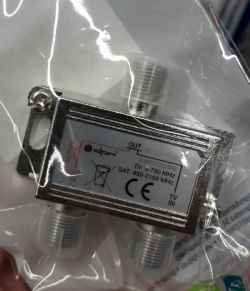 Czy ten rozgałęźnik TV/SAT puści do TV sygnał z anteny satelitarnej i naziemnej?