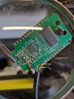 Hulajnoga Cavion Go City - Kolorystyka przewodów: GND, TX, RX, 15V, VBA, TEN