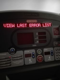 Bieżnia StarTrack pro Elite komunikat "check speed system"