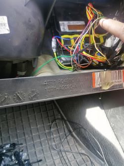 Mondeo mk3 2.0 tdci kombi - Syrena alarmu, demontaż jak to zrobić?