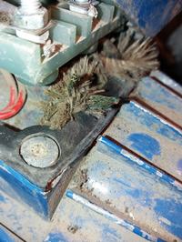 Silnik nie startuje z falownikiem IC5 SV008iC5-If, tylko buczy - co sprawdzić?