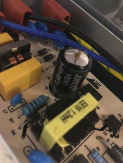 Klarstein ceramiczna płyta - Płyta włącza się i wyłącza tylko po podłączeniu je