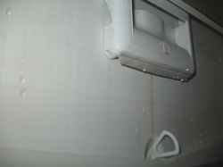Whirlpool WBA34983DFCX - woda pod pojemnikiem na warzywa w lodówce, temp. ok
