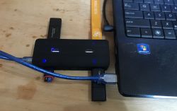 Tani 7-portowy HUB USB 2.0 - test z 7 urządzeniami, teardown, wnętrze Tani 7-portowy HUB USB 2.0 - test z 7 urządzeniami, teardown, wnętrze