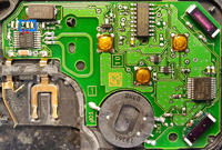 Renault megane II - karta nie reaguje na przyciski. Wartości kondensatorów.