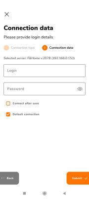 App screen with a login form for the server, featuring fields for username and password and connection options.