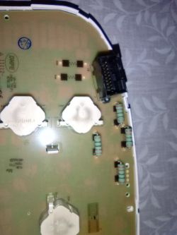 Kia Carens 3 - alternator nie ładuje na niskich obrotach, co robić?