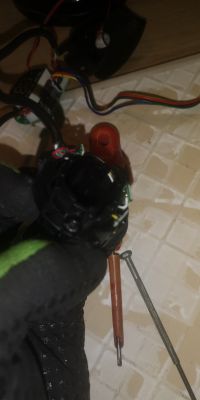 Hulajnoga Blaupunkt ESC910 nie reaguje na uruchomienie - uszkodzona wtyczka naprawiona