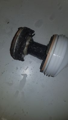 Miele AURIN W3732 - gdzie znaleźć fartuch lub usunąć osad?