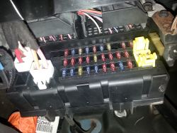 Jeep Grand Cherokee (1999 - 2000) - How to connect another radio?