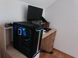 [Sprzedam] Komputer do gier Ryzen 7 7800 X3D | RTX MSI 5070 12 GB | 32GB DDR5 |