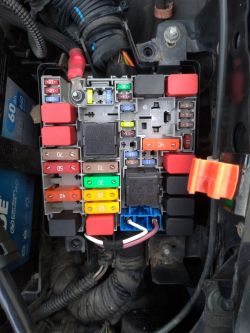 Fiat Punto Evo 1.4 8V benz. - Wentylator chłodnicy, kontrola 1. biegu Fiat Punto Evo 1.4 8V benz. - Wentylator chłodnicy, kontrola 1. biegu