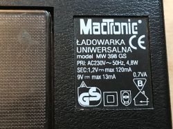 Stara, "polska" ładowarka "uniwersalna" NiCd MacTronic model Stara, "polska" ładowarka "uniwersalna" NiCd MacTronic model