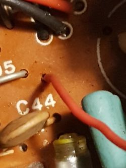 Radiomagnetofon ZRK RM-121A - oderwał się jeden z przewodów Radiomagnetofon ZRK RM-121A - oderwał się jeden z przewodów