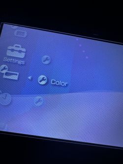 Nierówności na wyświetlaczu PSP 1003 tylko w menu - uszkodzenie czy taśma?