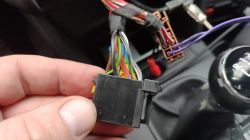 Volkswagen Touran 2004r - Połączenie oryginalnego radia RCD310