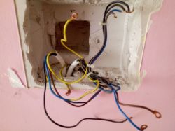 Kable od dawnego ogrzewania elektrycznego nadadzą się do zasilania bramy?