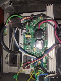 Bieżnia Domyos TC5 - Zwarcie w płycie MC2100ELS-18W: Jak naprawić? Elementy do wymiany?