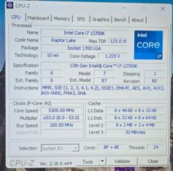 Zrzut ekranu CPU-Z pokazujący dane procesora Intel Core i7-13700K