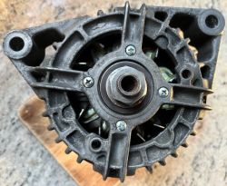 Regeneracja alternatora Bosch 100 - co zrobić z pozostałymi nakrętkami?