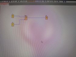 [Siemens LOGO!] Jak zasymulować styk rozwierny NC przekaźnika z wejściem sterującym?