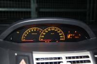 Toyota Yaris II 2006-2011 - Ikona gorącego silnika na liczniku analogowym