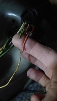 Peugeot 407 2007r. Sedan - Dziwne łączenia przewodów - klapa bag. nie działa