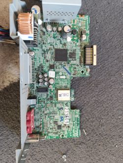 Kenwood KMM-BT204 - zwarcie po podłączeniu, jak naprawić radio?