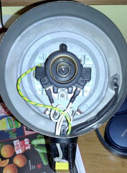 View of the interior of an electric kettle Hoffek AK3502 with exposed components.