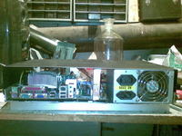 PC w nietypowej obudowie od magnetowidu