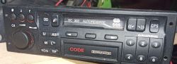 Grundig SC303. Po włączeniu jedna stacja radiowa gra cichutko, brak reakcji.