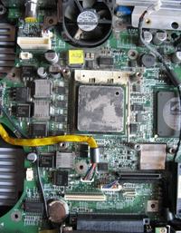 Compaq Presario 2500 - brak podświetlenia po zalaniu herbatą, diagnoza uszkodzeń