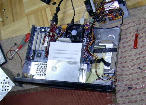 Komputer HTPC w obudowie od Kenwood'a DP-1060