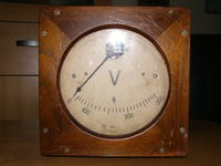 Steampunkowy wykrywacz pola magnetycznego