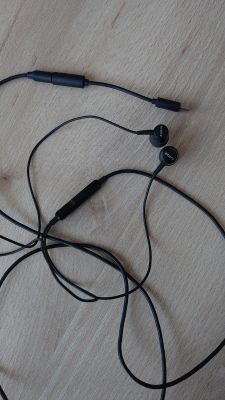 Słuchawki Sony MH750 brak mocy w połączeniu z smartfonem Xperia 1, gdzie szukać przyczyny?