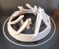 Atrillery Hornet - odkleja wydruki po kilkudziesięciu warstwach