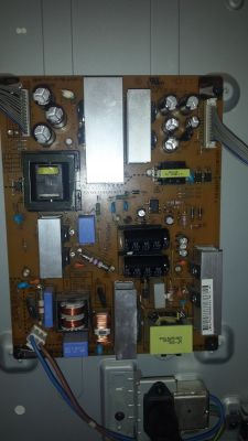 LG 32LK330U - Telewizor wyłącza się po 3 mignięciach ekranu i przechodzi w tryb 