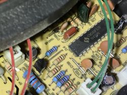 Wnętrze płyty indukcyjnej SilverCrest SDI 3500 B3, wykorzystanie części ze środka do DIY