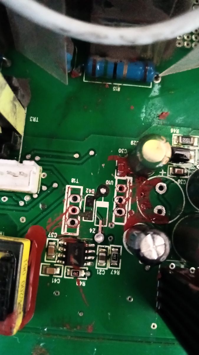 Magnum THF 238P AC/DC Pro-X - Jaka dioda SMD powinna być przy D42?