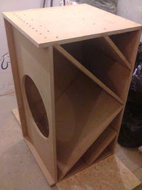 Trójkątny Subwoofer na B&C 18PS76 Trójkątny Subwoofer na B&C 18PS76