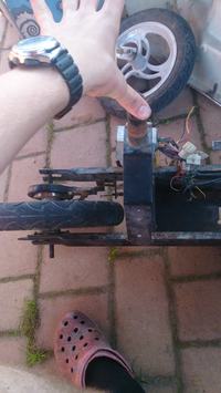 Czy można zamontować silnik od pocketbike'a w e-hulajnodze 200W?