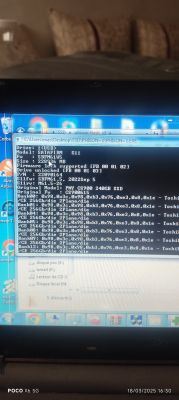 Ekran laptopa z oknem programu zawierającym informacje o zewnętrznym dysku SSD.