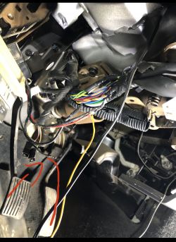 Volvo V40 98r - jak wyłączyć alarm po podłączeniu nowego akumulatora?