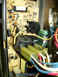 Mikrofala ProWave Dwo900- sama się uruchamia