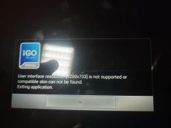 Komunikat błędu IGO Primo o nieobsługiwanej rozdzielczości 1280x733 na tablecie