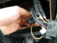 Jak podłączyć radio do kostki ISO w Saabie 9-3 z nagłośnieniem BOSE?