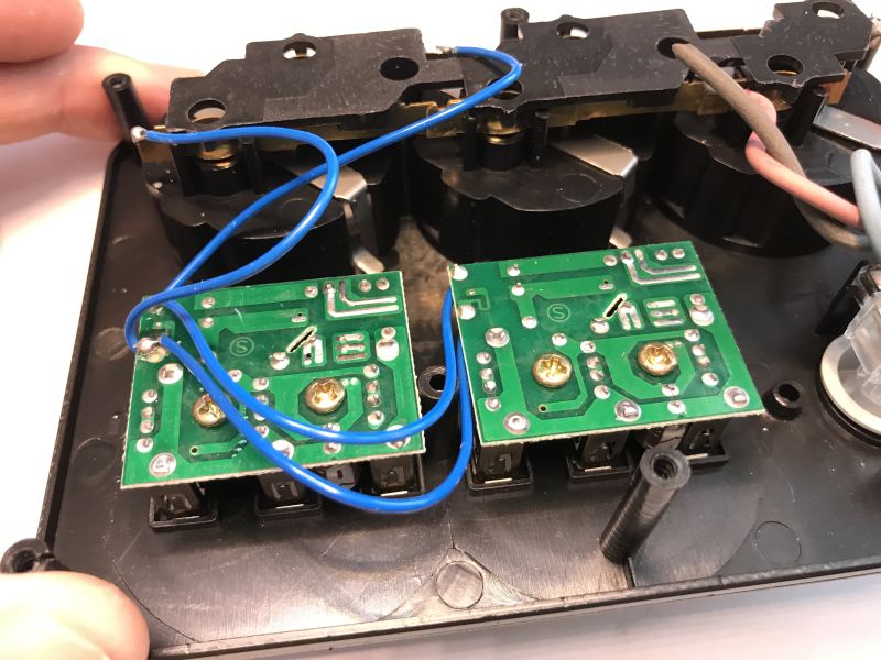 The Lucky Hawk 8204 USB power supply splitter, again about (in)product safety