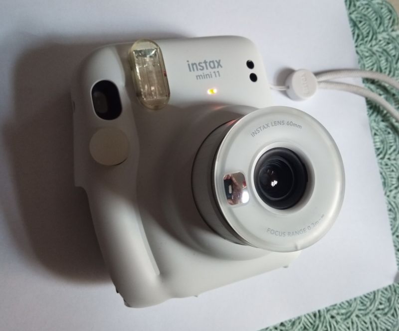 Wnętrze i (prosta, choć nietypowa) naprawa aparatu Fuji Film Instax