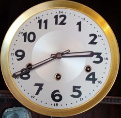 Zegar wahadłowy ścienny - zegar przestał działać.