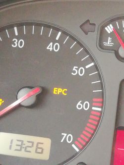 VW Golf 4 1.4 2000 rocznik - swiatła działaja ale nie pokazuja sie na desce rozdzielczej